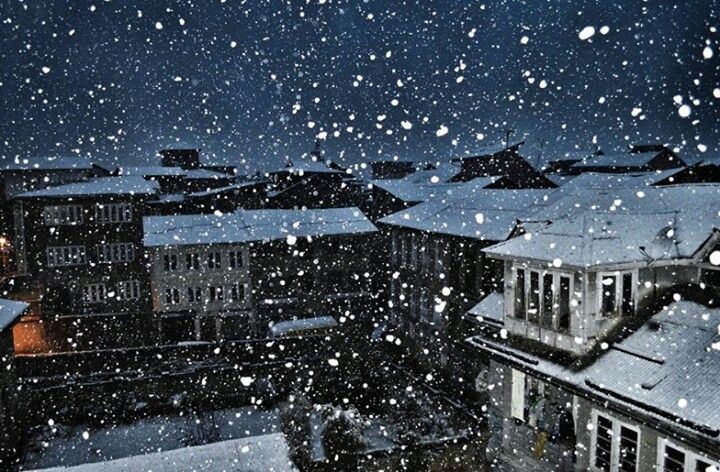 Srinagar and South Kashmir Braces for Night Snowfall