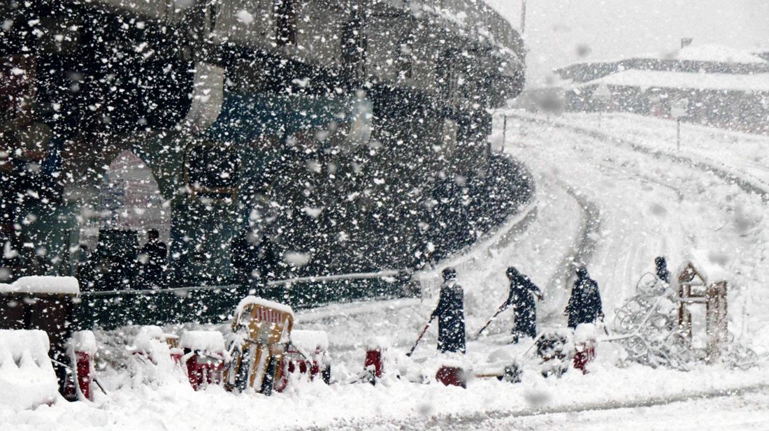 Snowfall Aftermath: Restoration of essential services government’s top priority: CM Omar