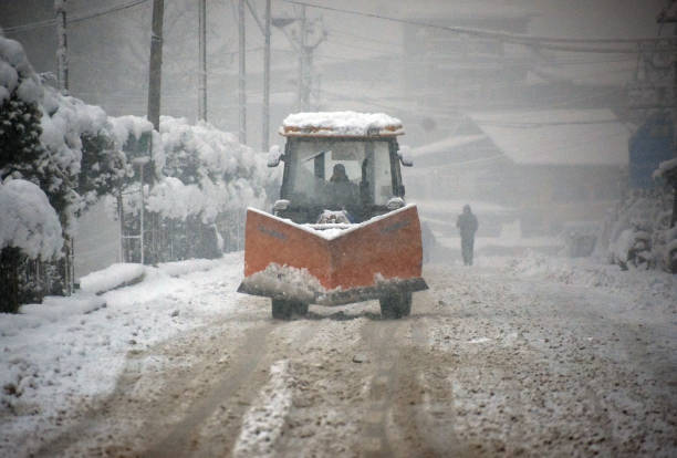 300 machines, 26 control rooms on Toes for snow clearance across Kashmir