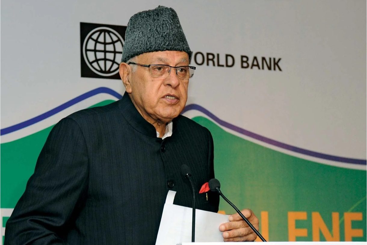 Srinagar Court Issues Non-Bailable Warrant Against Farooq Abdullah in JKCA Case